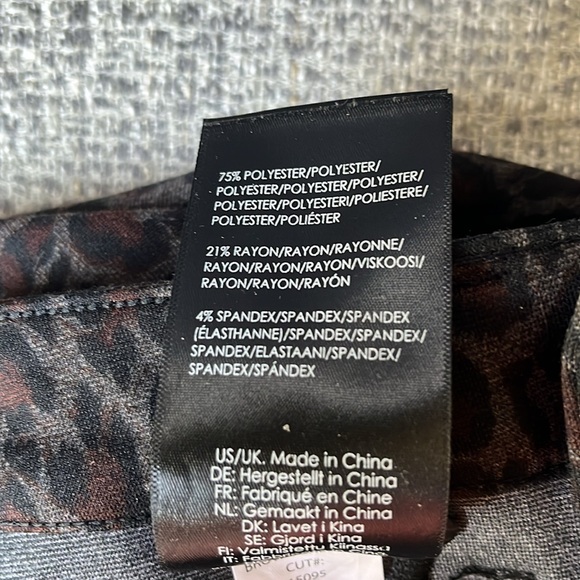 Liverpool woman’s Jean style pants - Picture 6 of 6